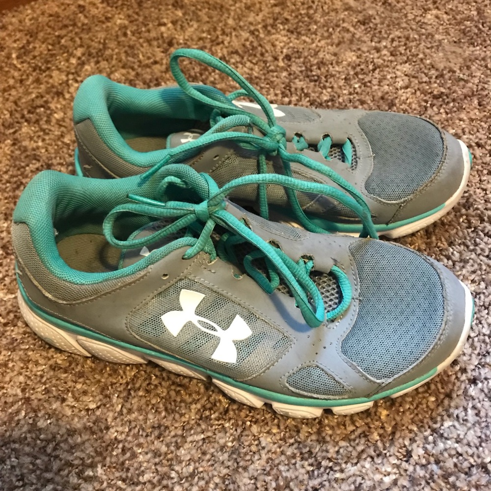 Women’s Under Armor Size 7 sneakers